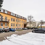 - 3 * Dresden