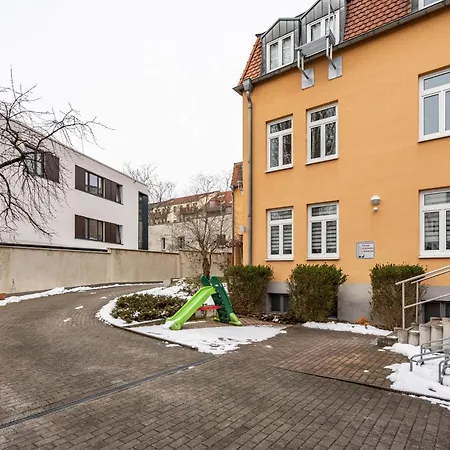- 3 Apartament *